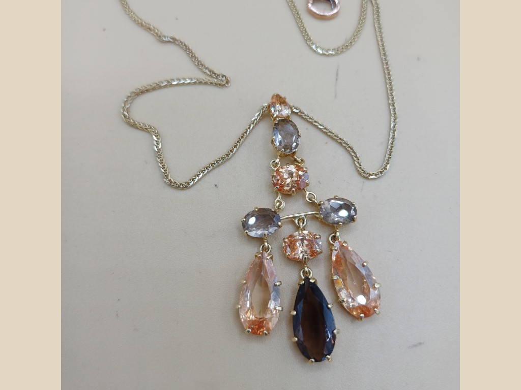 ענק זהב עם תליון קסום של אבני ציטרין וסמוקי קוורץ