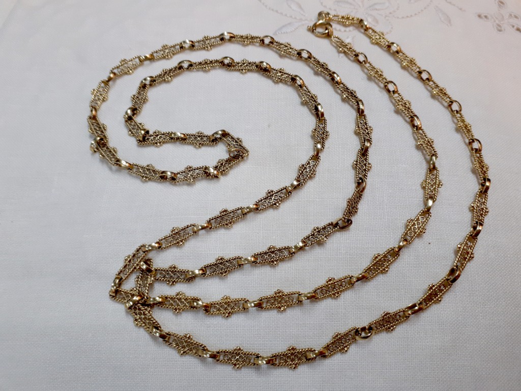 Edwardian 18 Karat Gold Filigree Necklace