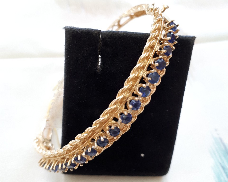 Gold Hoop Bracelet set with Sapphires