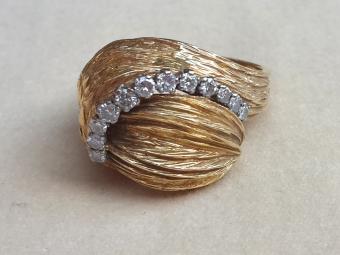 Concave Shaped Gold and Diamonds Ring
