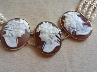 Antique Pearls Necklace with Three Cameos
