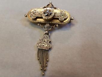 סיכת תליון זהב ויקטוריאנית מרשימה עם עיטור אמאייל שחור                                 