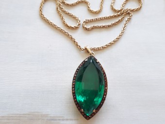 Gold Necklace with Emerald Pendant