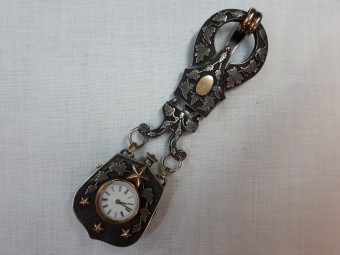  שטלן עם שעון כיס ויקטוריאני - כסף ועיטורי עלים מוזהבים-  יפהפה ונדיר ביותר